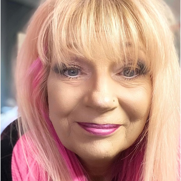 Meet your Posher, Delorra - Picture 1 of 1